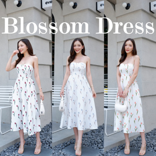 Blossom Dress เดรสผูกคอทรงคลอเซ็ต ช่วงบนกระชับเก็บทรง มีซิปซ่อนด้านข้าง งานผ้าพรีเมี่ยมพิมลายสวย #พร้อมส่ง