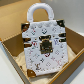 กระเป๋าแบรนด์เนมกระเป๋าสะพาย Louis Vuitton validette tresor limited addition  ( ถือได้ มีสายสะพายยาว )