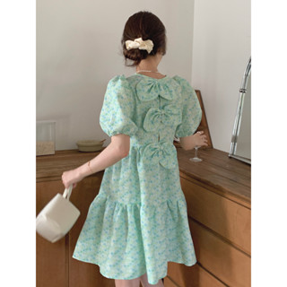 พร้อมส่ง! floral green dress 🍮🍪 C3864 มินิเดรสสั้น มินิเดรสสั้นโบว์หลัง มินิเดรสสั้นเที่ยวทะเล เดรสเที่ยวทะเล