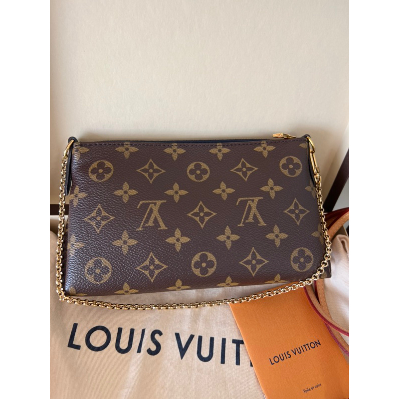 louis-vuitton-pallas-clutch-dc-17