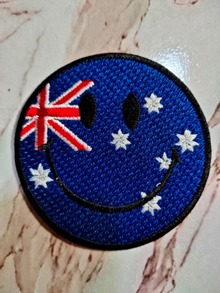 ตัวรีดติดเสื้อ smiley หมวก กระเป๋า แจ๊คเก็ตยีนส์ Hipster Embroidered Iron on Patch  DIY