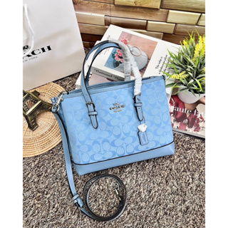 COACH MOLLIE TOTE IN SIGNATURE CHAMBRAY ((CH228)