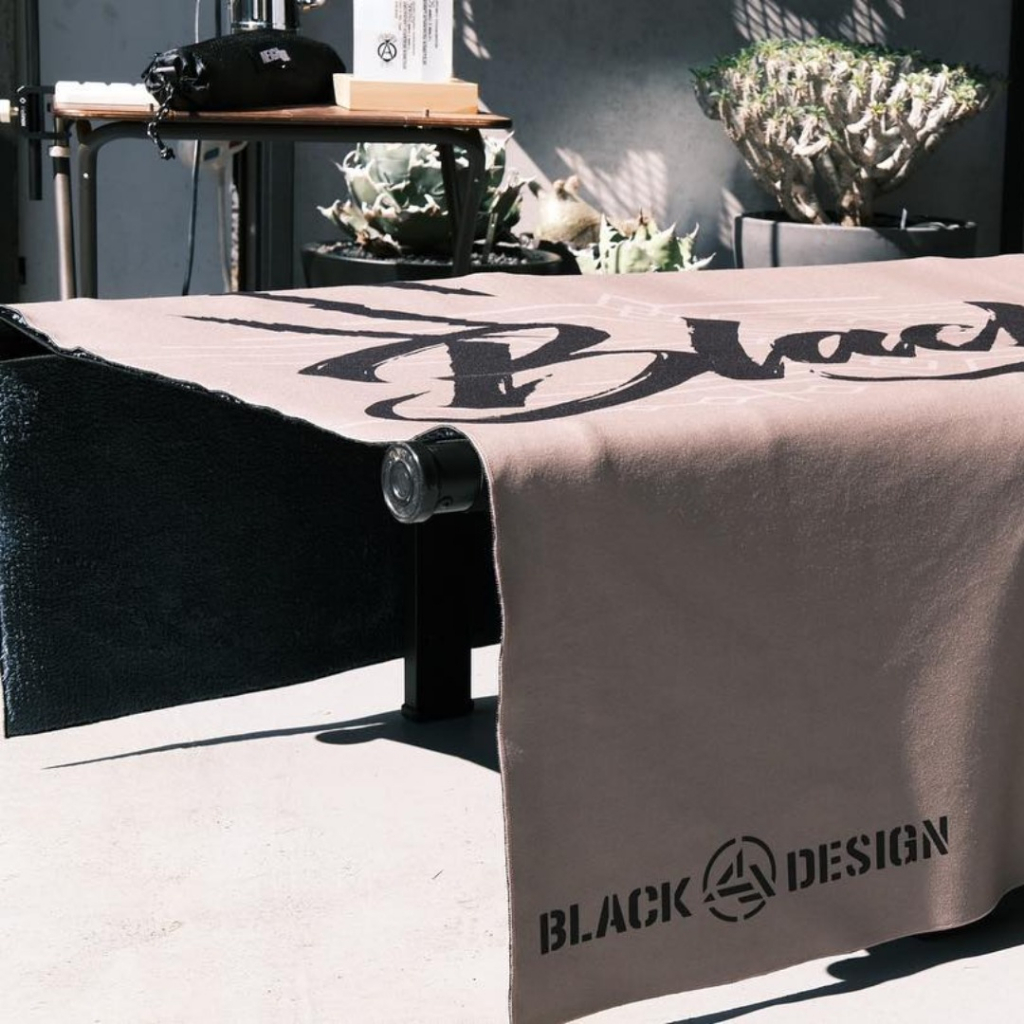 ผ้าคลุมอเนกประสงค์-black-design-camp-blanket