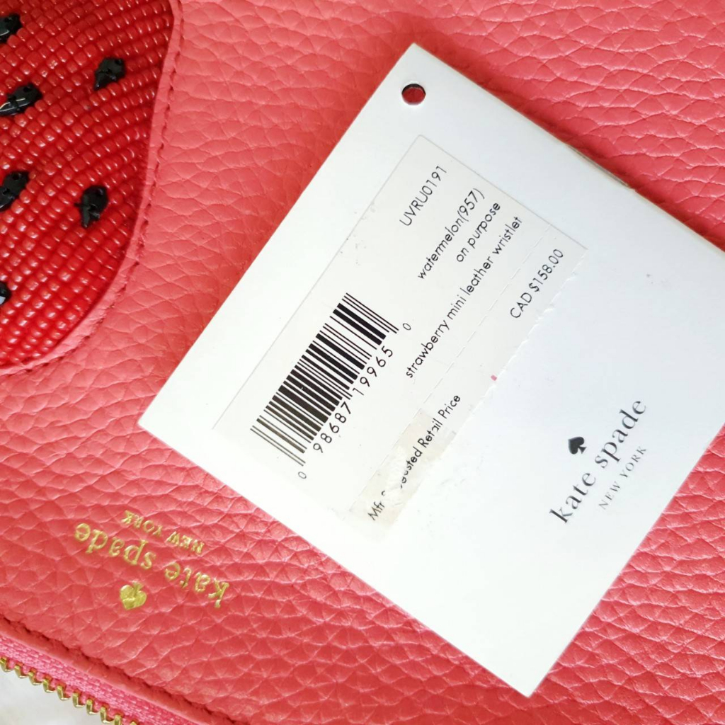 kate-spade-new-york-strawberry-mini-leather-wristlet-กระเป๋าคล้องมือ-กระเป๋าสตรอเบอร์รี่-strawberry