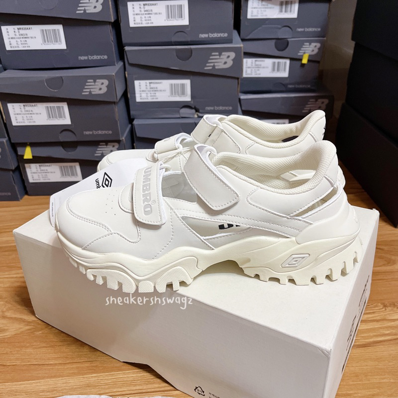 ของหมด อย่ากดสั่งค่ะ ☺️ Pre-order ️ รองเท้า UMBRO BUMPY LAYER (Color ...