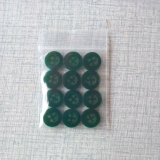 [1-003] กระดุมพลาสติกขนาดมาตราฐาน 12 มม.(สีเขียวเนตรนารีNo.1)