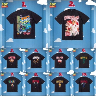 [ ของแท้ ] เสื้อยืด CARNIVAL® &amp; Disney/Pixars Toy Story Collection Chapter 1 "Friends &amp; Foes"  ลายใหม่ ของใหม่ พร้อมส่ง