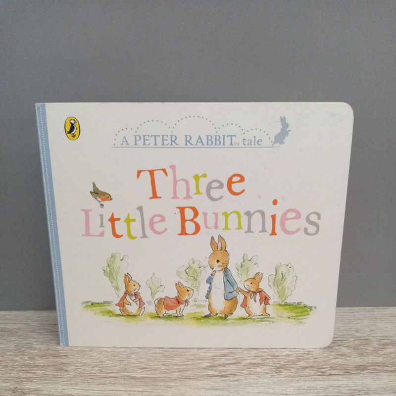 มือสอง-boardbook-a-peter-rabbit-tale-three-little-bunnies