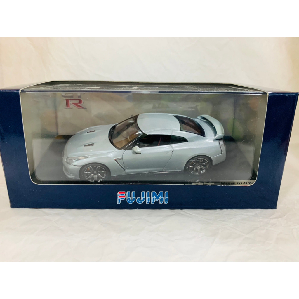 GC1764 IXO / PRD517J NISSAN GT-R BLACK EDITION 2014 ROUGE METAL 1/43