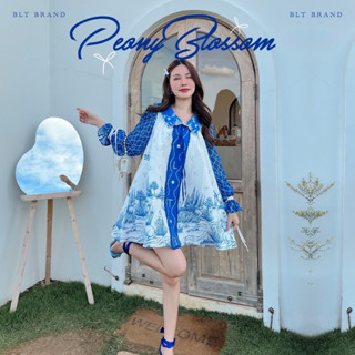 B116 Peony Blossom : Mini Dress มินิเดรสทรงปล่อยสีขาวน้ำเงิน