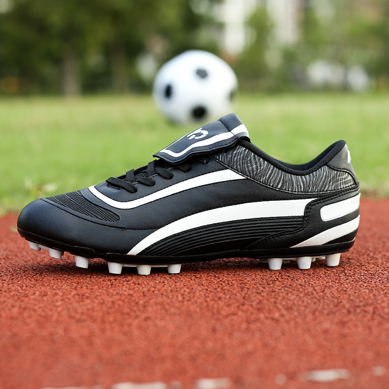 30-44-รองเท้าฟุตบอลสีดำและสีขาว-รองเท้าฟุตบอลเล็บยาวสำหรับเด็ก
