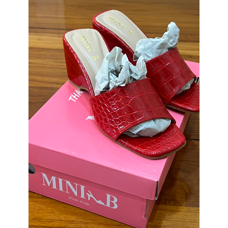 รองเท้าminib-สีแดง-ใหม่-ไม่เคยใส่-เบอร์36