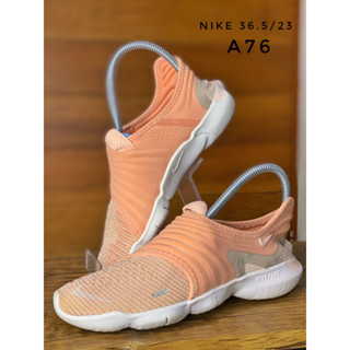 NIKE (36.5/23) รองเท้าแบรนด์เนมแท้มือสอง (A76)