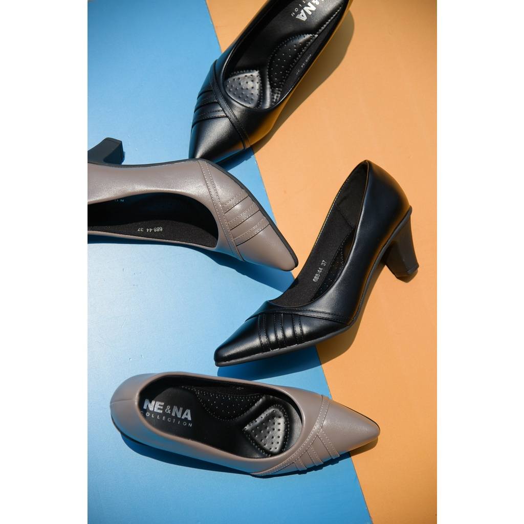 ภาพสินค้ารองเท้าเเฟชั่นผู้หญิงเเบบคัชชูส้นปานกลาง No. 688-44 NE&NA Collection Shoes จากร้าน nena_official_store บน Shopee ภาพที่ 4