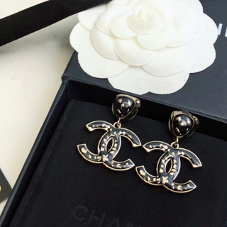 CHANEL double C letter personality fashion earrings