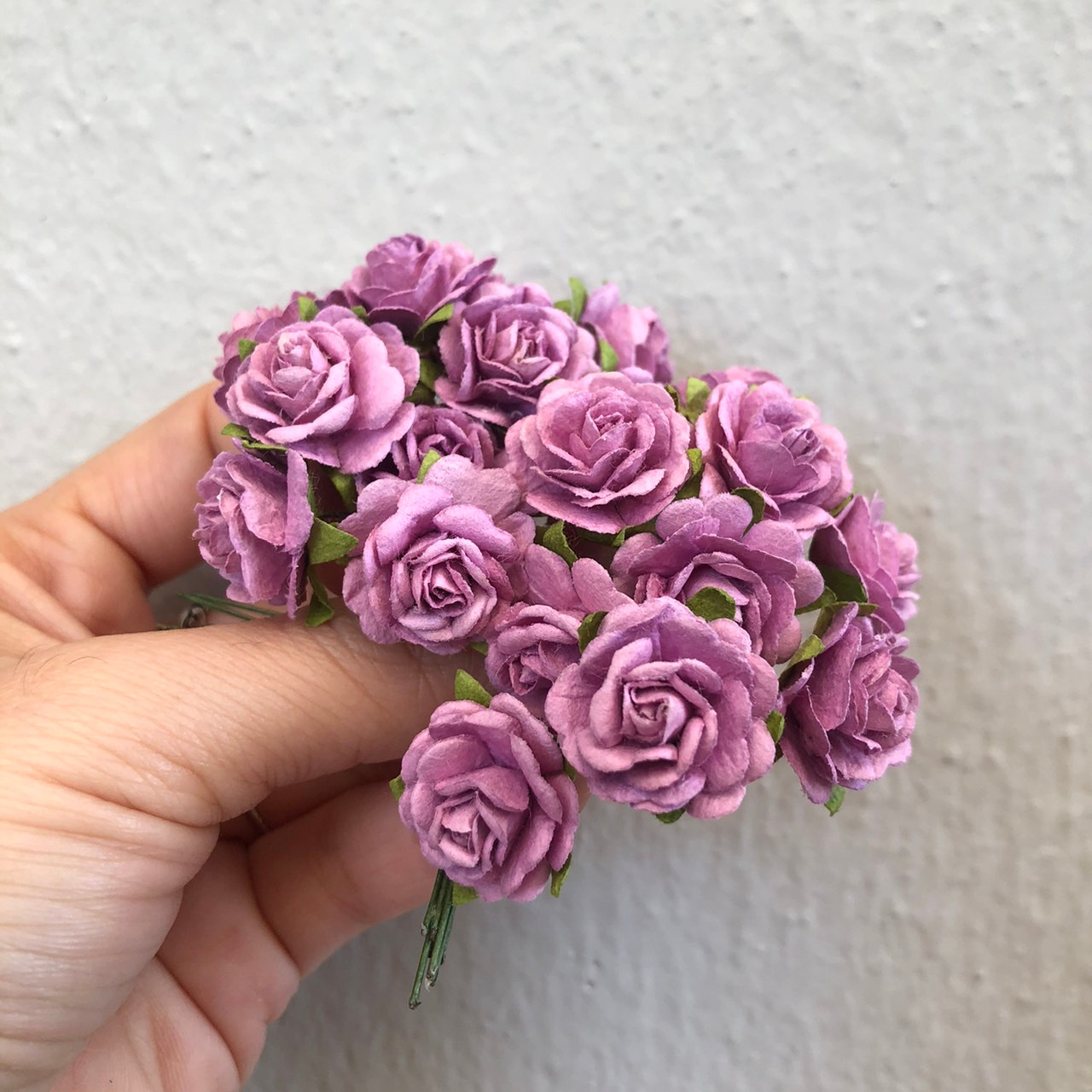 ดอกไม้กระดาษสาดอกไม้กุหลาบขนาดเล็กสีม่วงบานเย็นอ่อน-100-ชิ่้น-ดอกไม้ประดิษฐ์สำหรับงานฝีมือและตกแต่ง-พร้อมส่ง-f242