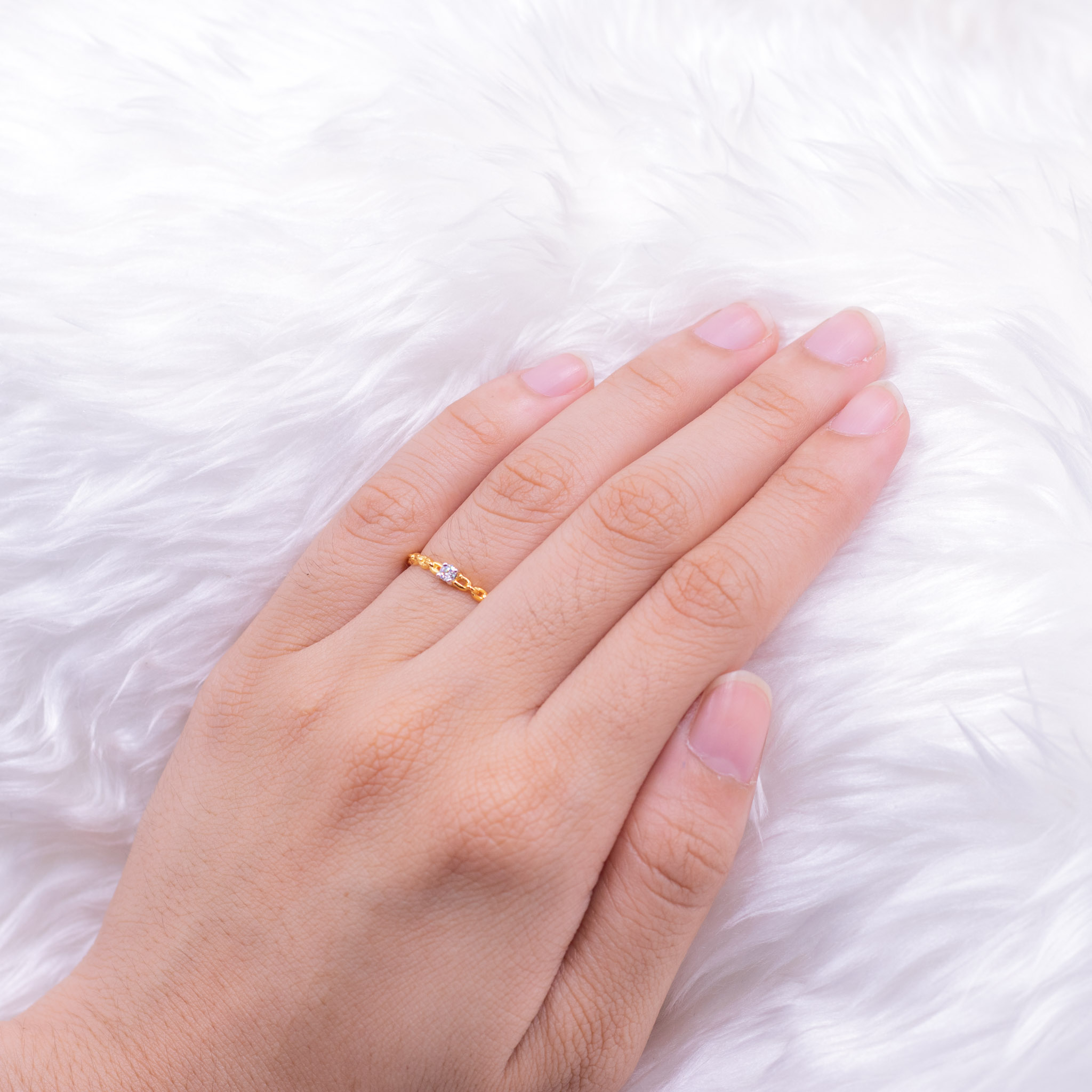 แหวนชู-เม็ดเดี่ยว-ดีไซด์เก๋ๆ-ลายโซ่-แหวนเพชร-แหวนทองเพชรแท้-ทองแท้-37-5-9k-me511
