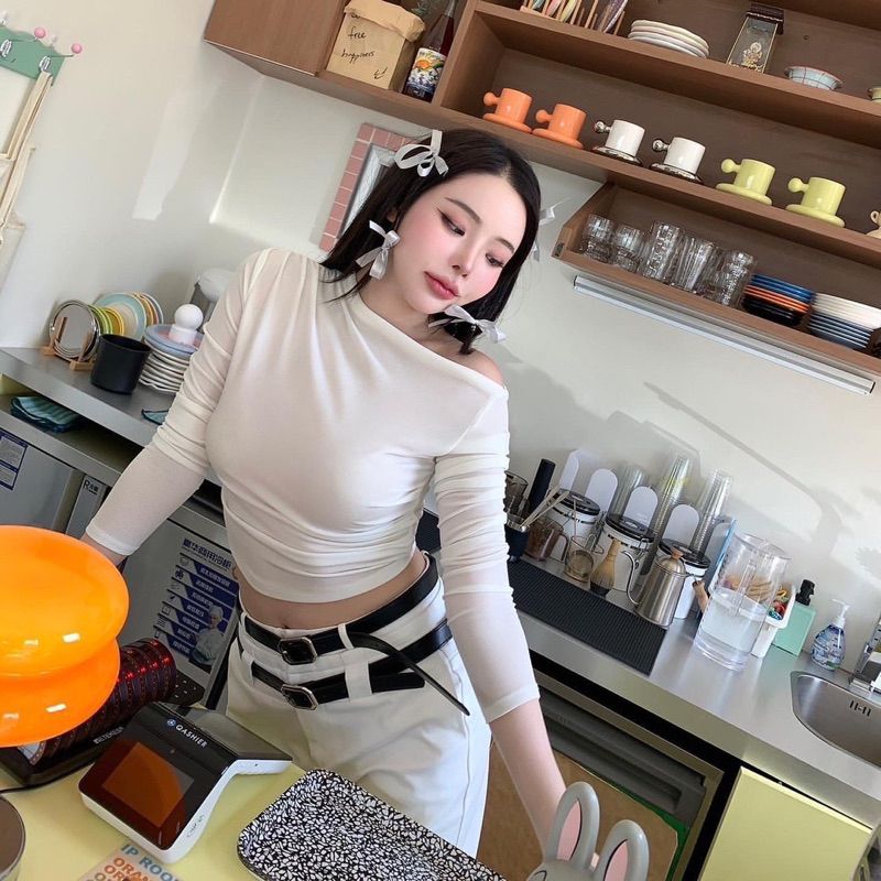 off-shoulder-top-320ฟรีส่ง-เสื้อแขนยาวปาดไหล่-โชว์ผิวสวยน่ารักสุดๆค่ะรุ่นนี้-เนื้อผ้าribร่อง-ยืดหยุ่น-ใส่สบาย-valen