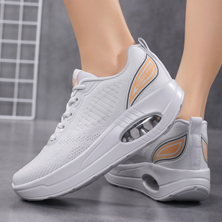 RUIDENG-82257 สีขาว รองเท้าผ้าใบกีฬาผู้หญิงเพื่อสุขภาพ ความสูง 5 cm. ไซส์ 36-40 มีสินค้าพร้อมส่ง