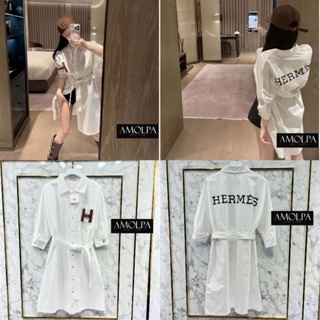 DRESS SHIRT HERMES ตัวเชิ้ตเป็นงานคอตตอล100 หน้าอกแต่งLOGO H ด้วยหนังสีน้ำตาลสวยหรู กระดุมปั้มเป็นLOGO Signatureแบรนด์