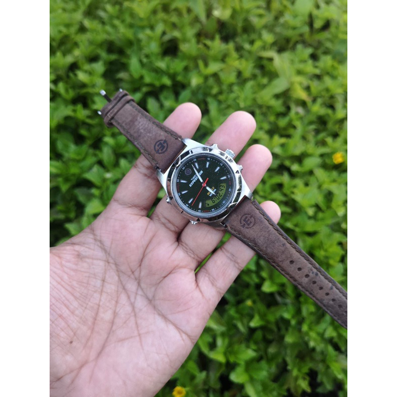 นาฬิกา-timex-expedition-indiglo-wr50m-มือ2