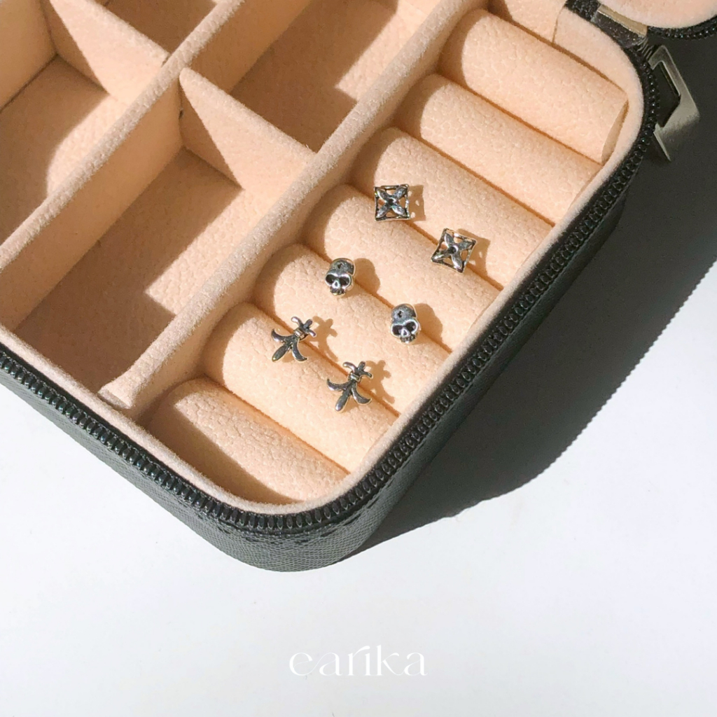 กรอกโค้ด-72w5v-ลด-65-earika-earrings-gothic-skull-set-เซ็ตต่างหูหัวกะโหลกก้านเงินแท้-คนแพ้ง่ายใส่ได้