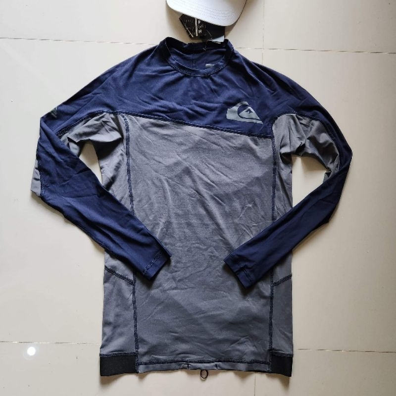 ของแท้-เสื้อใส่ว่ายน้ำ-quiksilver-ผ้านุ่มใส่สบาย-กันรังสีuv-ระบายอากาศ-และแห้งเร็ว