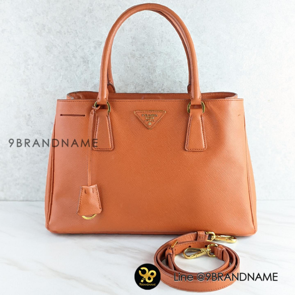 prada-saffiano-lux-tote-in-papaya