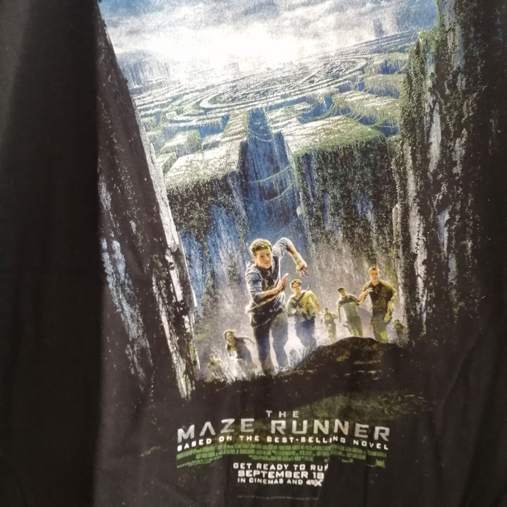 มือ-1-เสื้อยืด-เสื้อหนัง-the-maze-runner