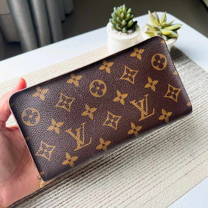 lv-zippy-wallet-มือสองของแท้-ค่ะ-รบกวนทั่กแชทก่อนสั่งค่ะ