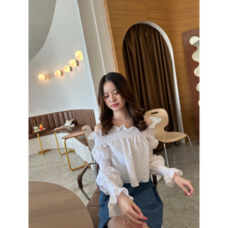 lili off shoulder เสื้อปาดไหล่ลายฉลุ  เสื้อสีส้ม dressylismm