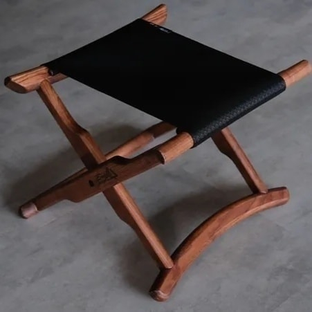 black-design-small-seat