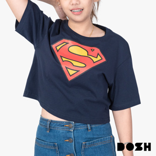 DOSH WOMENS CROPPED TOPS SUPERMAN เสื้อยืดทรงครอปสั้น ผู้หญิง DSWT1046-NV