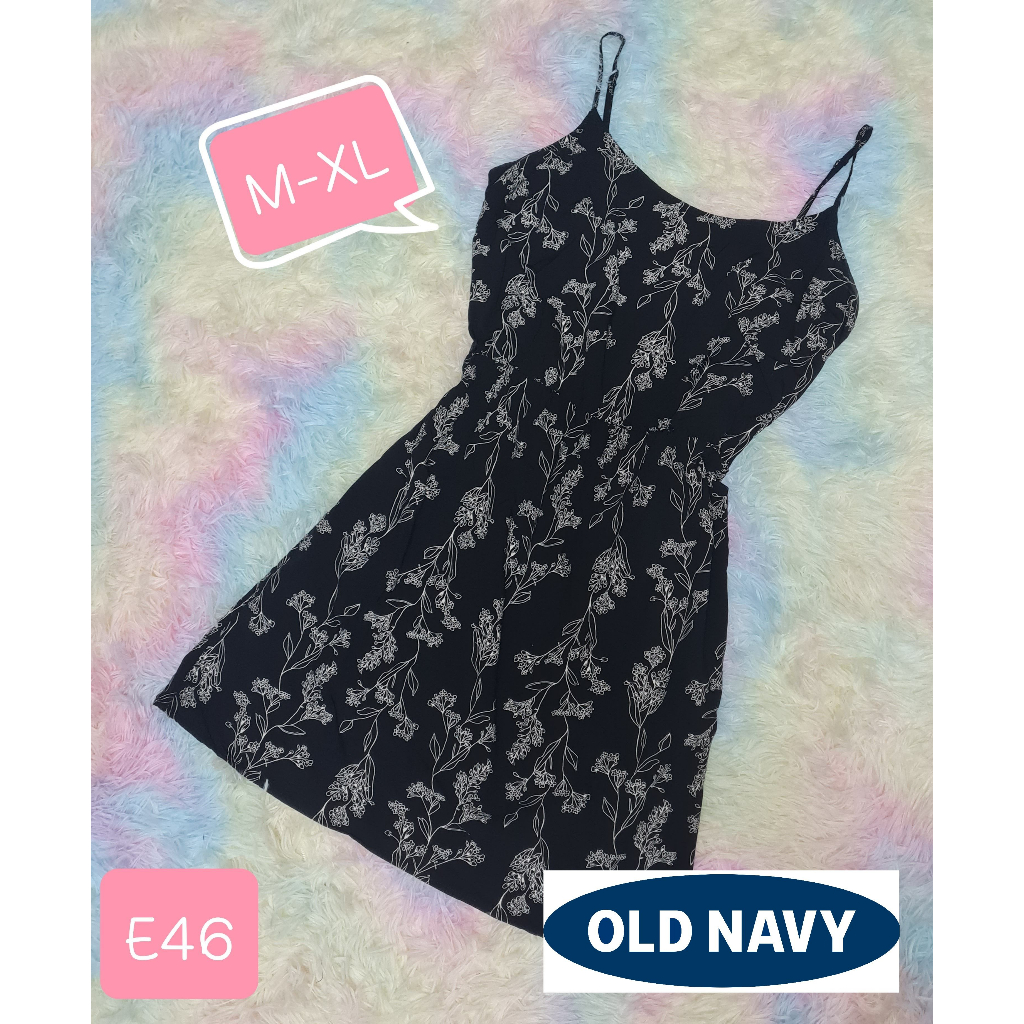 used-size-m-old-navy-dress-ดำพิมพ์ลาย-สายเดี่ยว-เอวสม็อค