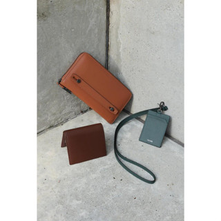 Faire Collective : SPECTER TRAVEL WALLET 2.0 TAN กระเป๋าตังค์ หนังเรียบ ทรงยาว ซิปรอบ ครัช ใส่โทรศัพท์ Book bank