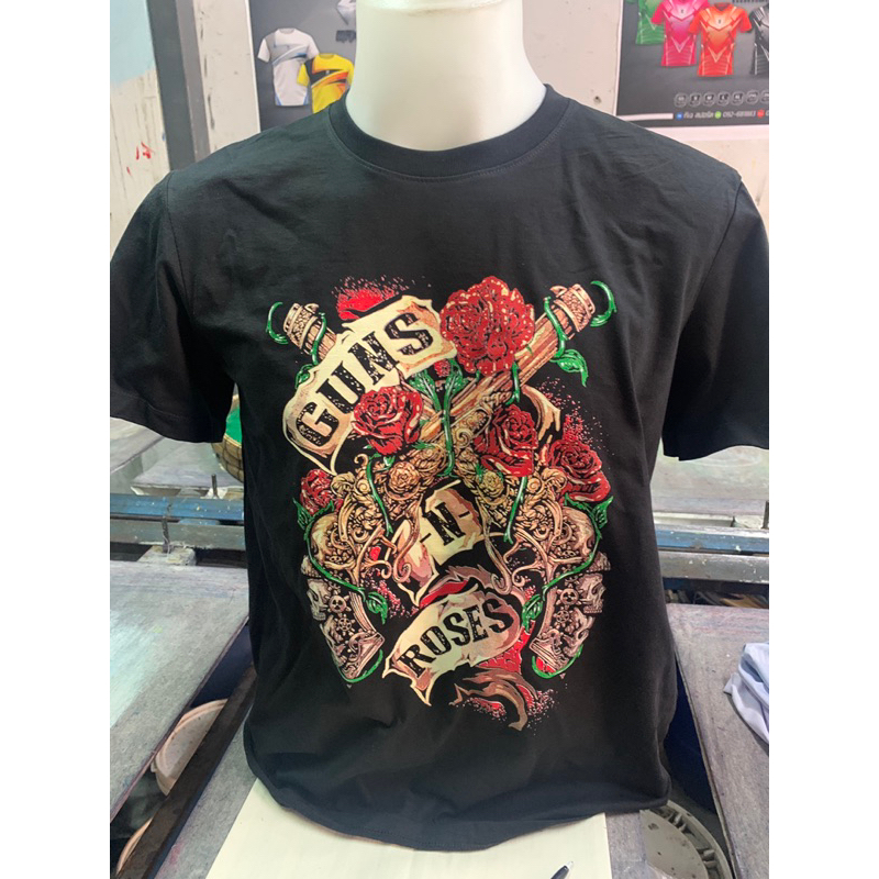 เสื้อยืดคอกลมแบรนด์guns-n-rosesผ้าคอดต่อนสีดำ