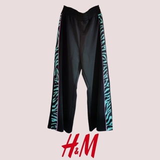 [มือสอง] H&M Track Pants ทรงหลวม​สีดำ​ แต่งแถบด้านข้าง size M​ ของแท้ช้อปไทย