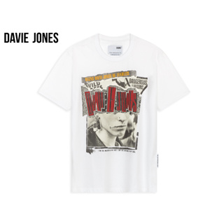 DAVIE JONES เสื้อยืดพิมพ์ลาย ทรง Regular Fit สีขาว Graphic Print Regular fit T-shirt in white WA0139WH