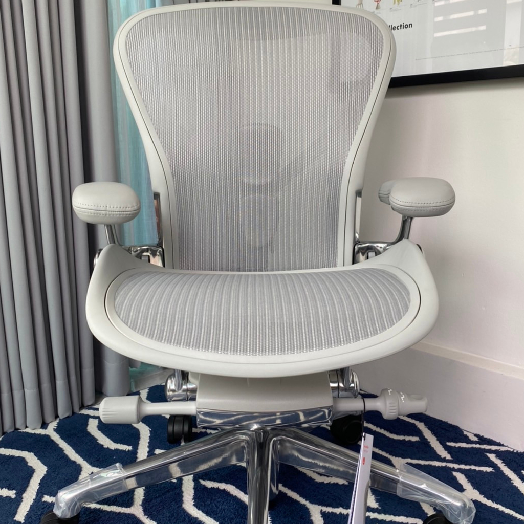 Herman Miller Aeron Remastered Mineral Aluminum