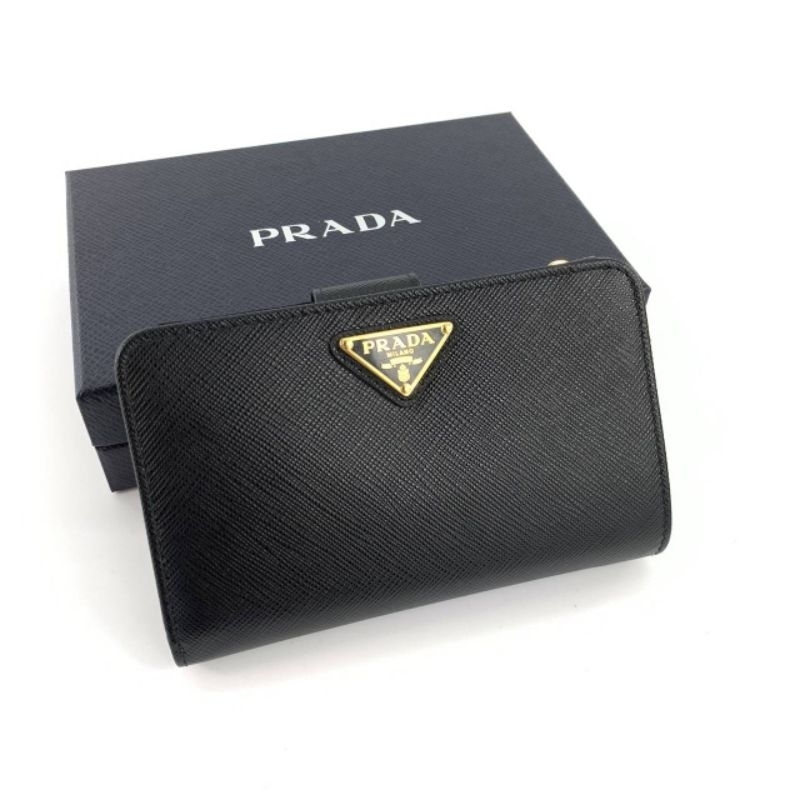 new-prada-compact-1ml225