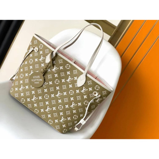 กระเป๋าาะพาย Louis Vuitton NEVERFULL   สีสวยมาก ใหม่สุดใบนี้