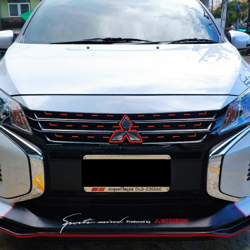 mitsubishi-attrage-mirage-ปี-2020-2023-กระจังหน้า-สติ๊กเกอร์สะท้อนแสงสีแดง-และ-โลโก้-มิตซูบิชิ-สติ๊กเกอร์สะท้อนแสงสีแดง