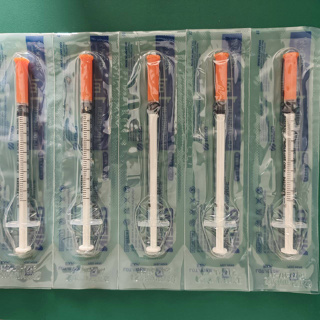 ภาพหน้าปกสินค้าNipro syringe 1 ml.Insulin 29G1/2G 100 pcs.ต่อกล่อง ที่เกี่ยวข้อง