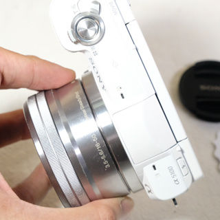 ภาพขนาดย่อของภาพหน้าปกสินค้าSony A5100 +lens 16-50mm f3.5-5.6 (มือสอง) จากร้าน sickcamera บน Shopee ภาพที่ 6