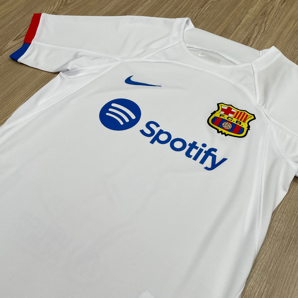 เสื้อบอล-เสื้อกีฬา-ทีม-barcelona-2024-งานคุณภาพ-เกรด-aaa