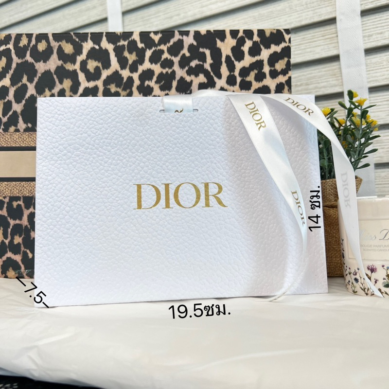 ถุงกระดาษดิออร์มีโบว์ในตัว-dior-bag-ของแท้-ส่งฟรี-มีปลายทาง