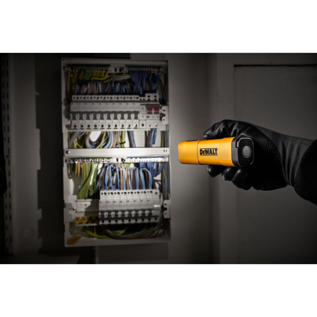 DEWALT รุ่น DCL183 ไฟฉาย LED แบบพกพา | Shopee Thailand