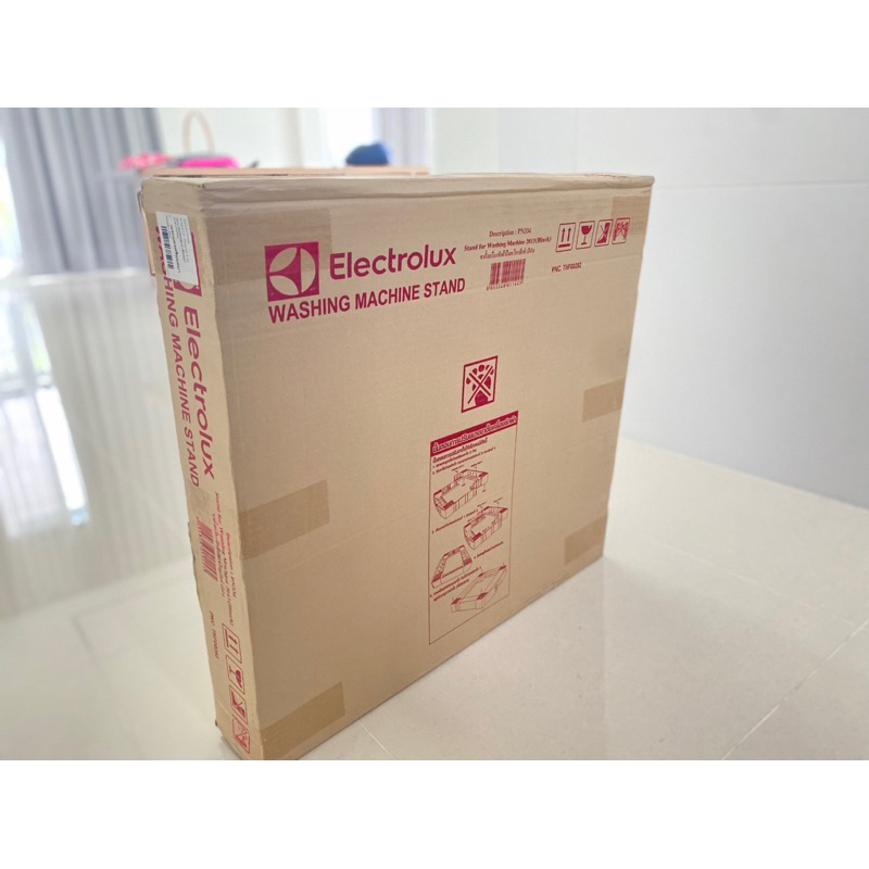 แท่นวางเครื่องซักผ้า electrolux สีดำ/ washing machine stand electrolux
