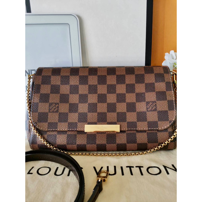 louis-vuitton-favorite-mm-dc-15