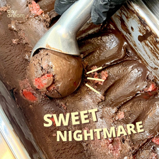 sweet nightmare - ไอศครีมดาร์กช็อกโกแลตซิกเนเจอร์ (ไอศครีมขนาด 400 g.) daydream